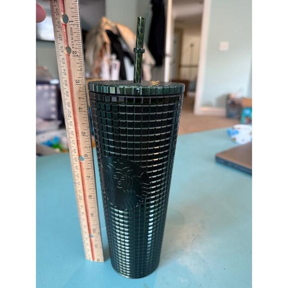 2 Starbucks Cups - Starbucks Holiday 2021 Tumbler, Venti Green, plus BONUS cup - Picture 4 of 13